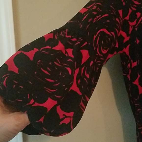 🌹 Beautiful "Fall Roses" Top🌹 - Picture 5 of 6